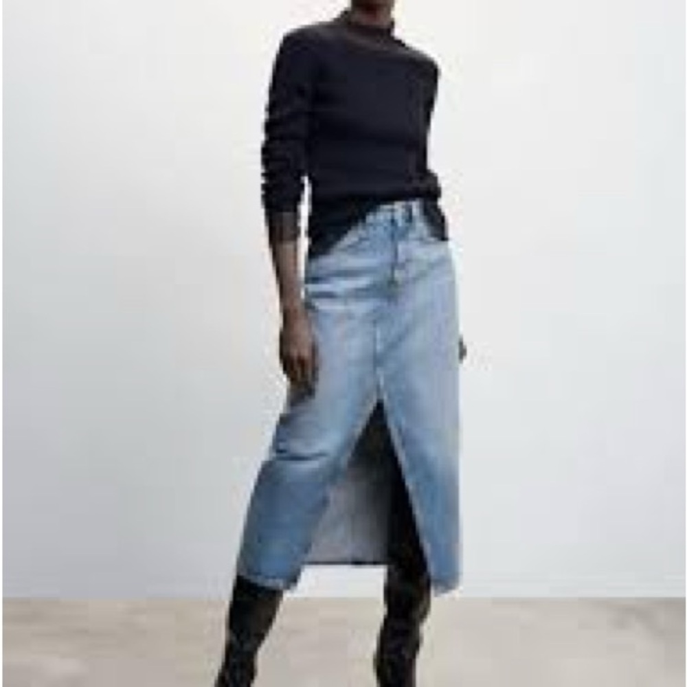 MANGO midi denim skirt with front slit. Medium Blue color. Size XL (12)